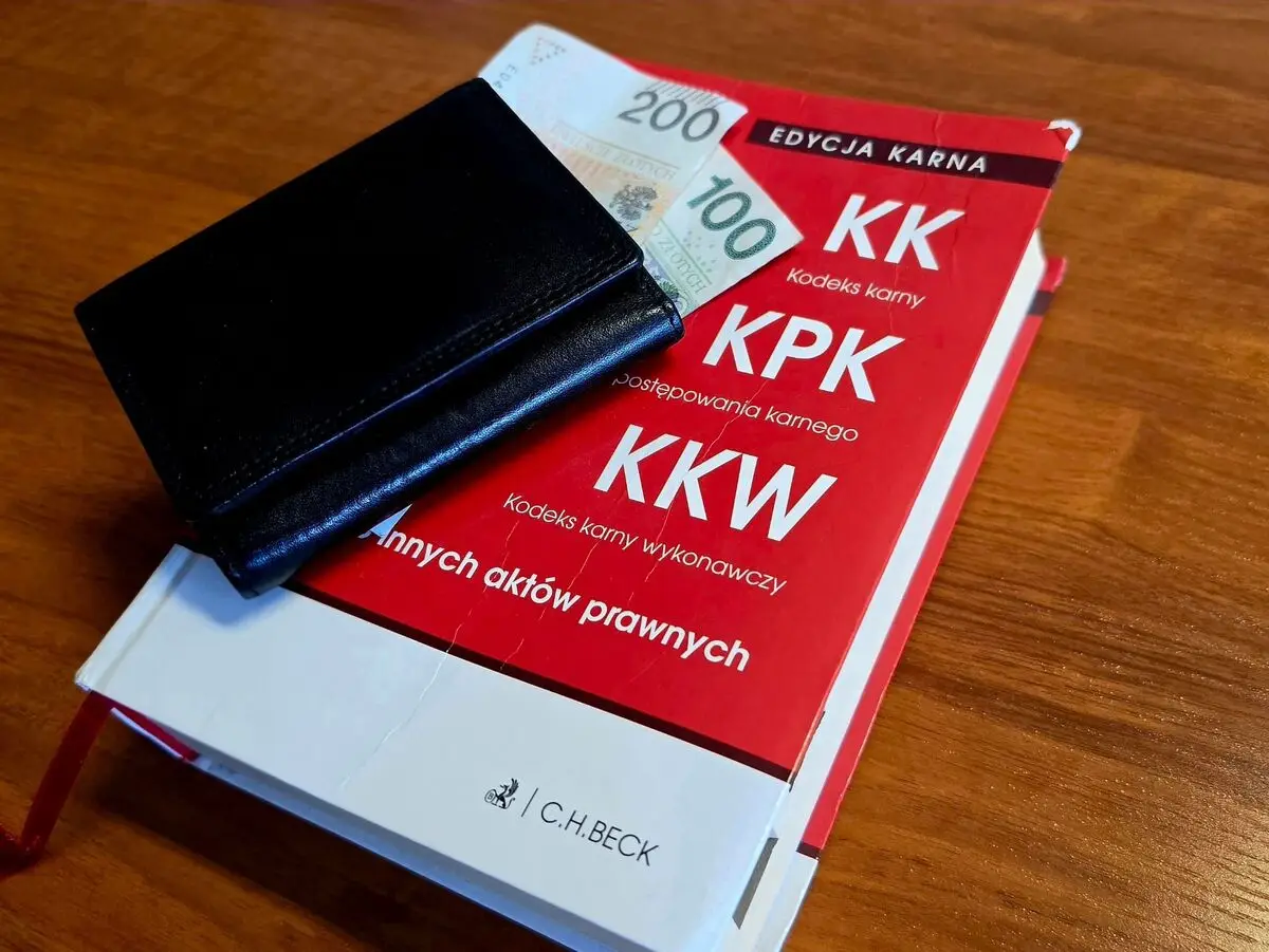 Zatrzymano mężczyznę za przywłaszczenie portfela i nieuprawnione transakcje