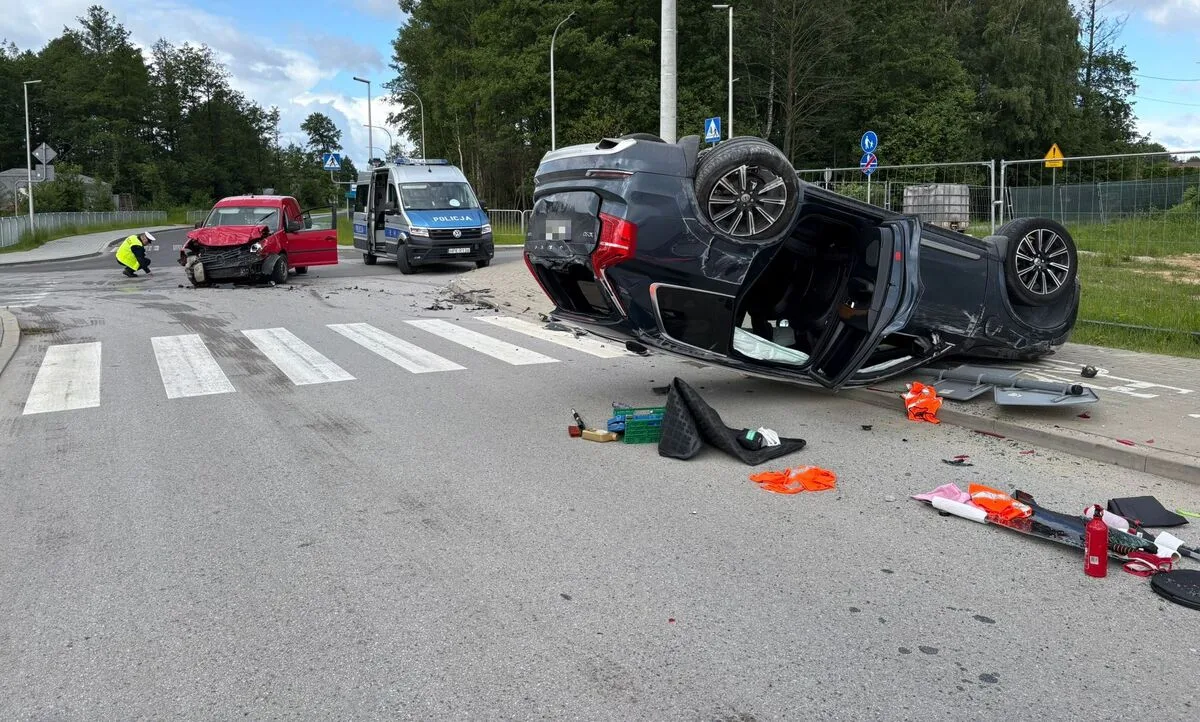 Wypadek w Jasionce - jedna osoba trafiła do szpitala
