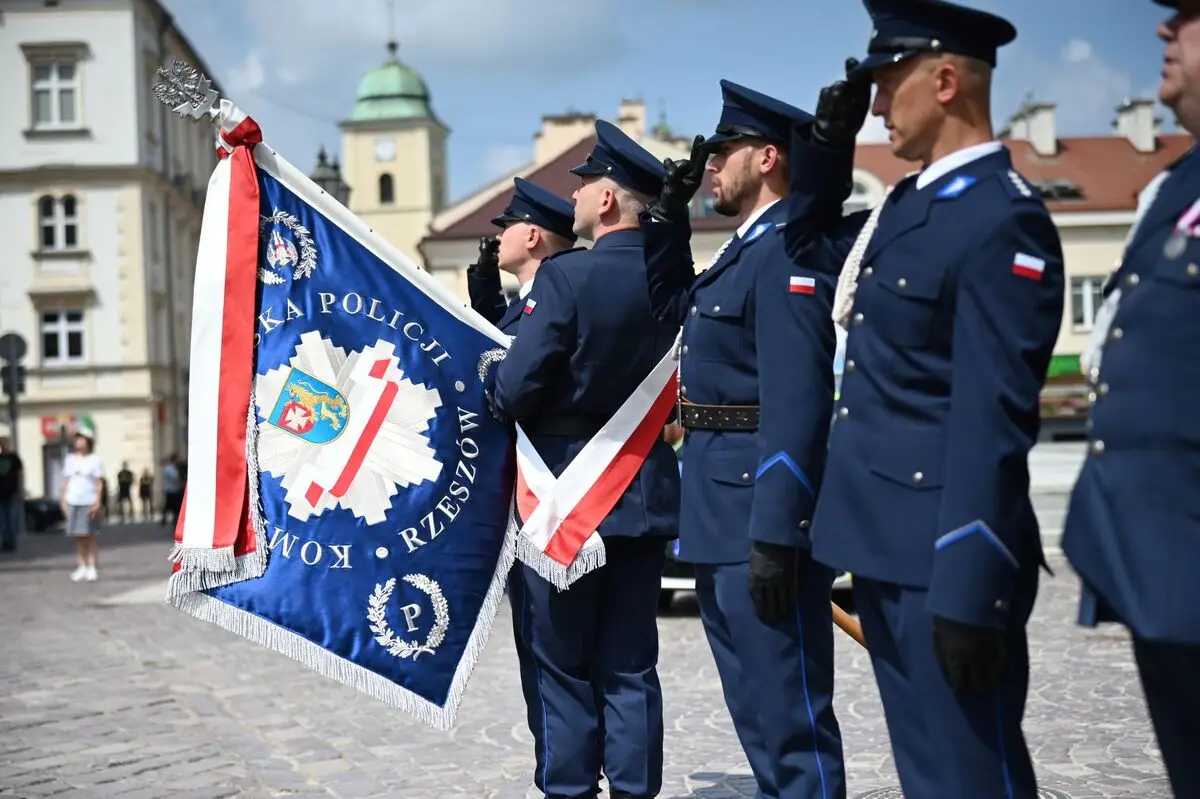Uroczysty apel z okazji 107. rocznicy powołania Policji Państwowej w Rzeszowie