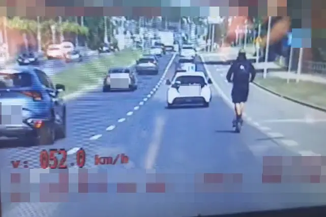 Nastolatek na hulajnodze jechał 52 km/h na al. Piłsudskiego