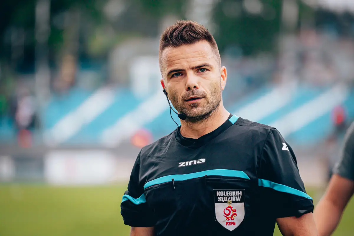 Sebastian Krasny poprowadzi mecz Miedź Legnica – Stal Rzeszów